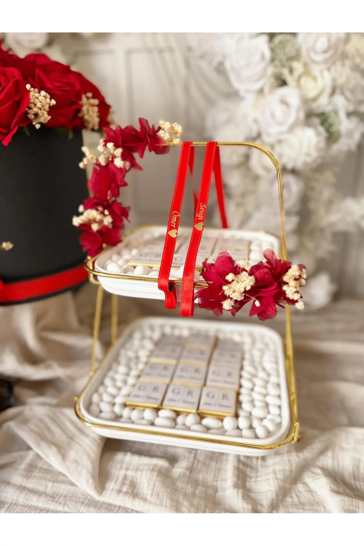 Nişan Seti 20li Kız İsteme Gülü 60lı İsimli Çikolatalık Alyans Kurdelesi ve Hediye 3 Gül